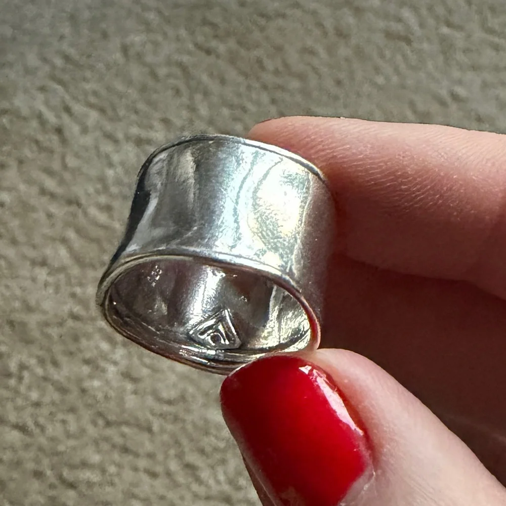 Silpada .925 Sterling Silver Hammered Cuff Ring, Size 8 - Picture 1 of 5